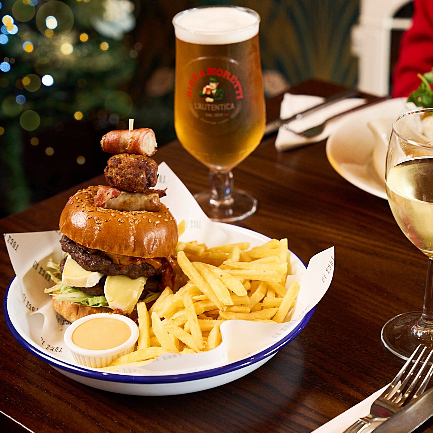 Festive Lunch & Dinner at The Hen Dderwen in Sketty